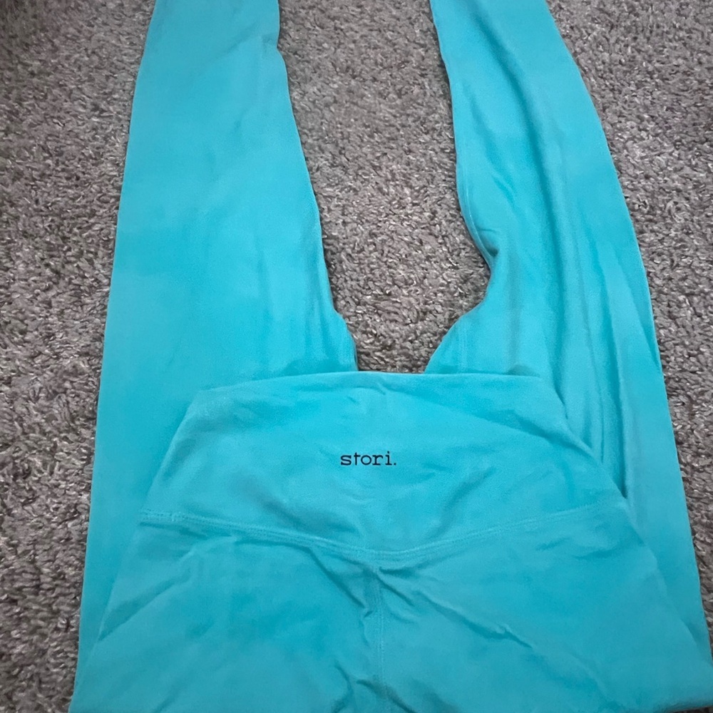 Stori leggings never worn/too small. Super cute.